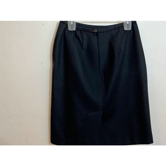 Norton mcnaughton black skirt of wool  size 8 knee length. - Picture 2 of 4